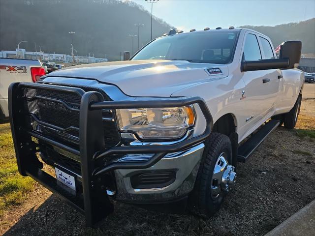 2020 RAM 3500 Tradesman Crew Cab 4x4 8 Box
