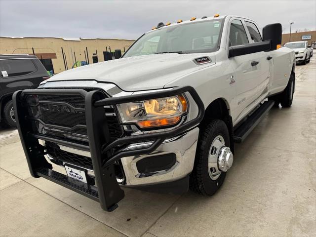 2020 RAM 3500 Tradesman Crew Cab 4x4 8 Box