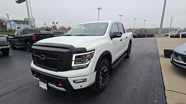 2021 Nissan TITAN Crew Cab PRO-4X 4x4 2021 Nissan TITAN Crew Cab PRO-4X 4x4