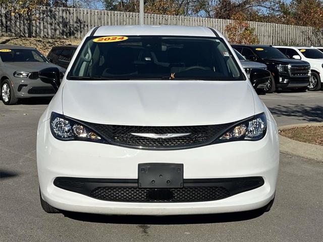 2024 Chrysler Voyager LX