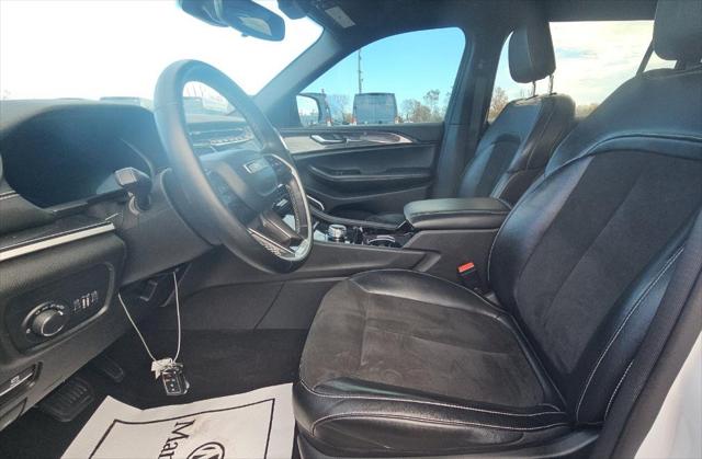 2022 Jeep Grand Cherokee L Altitude 4x4 2022 Jeep Grand Cherokee L Altitude 4x4