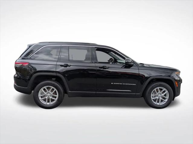 2025 Jeep Grand Cherokee Laredo X 4x4