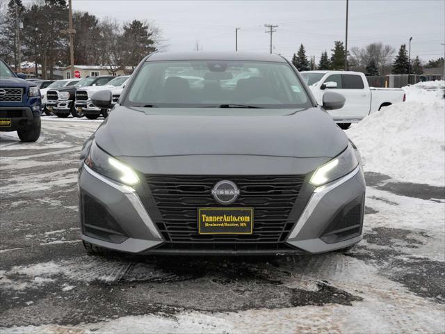 2023 Nissan Altima SV FWD