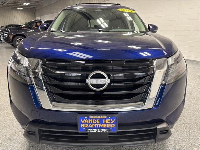 2024 Nissan Pathfinder SV 4WD 2024 Nissan Pathfinder SV 4WD