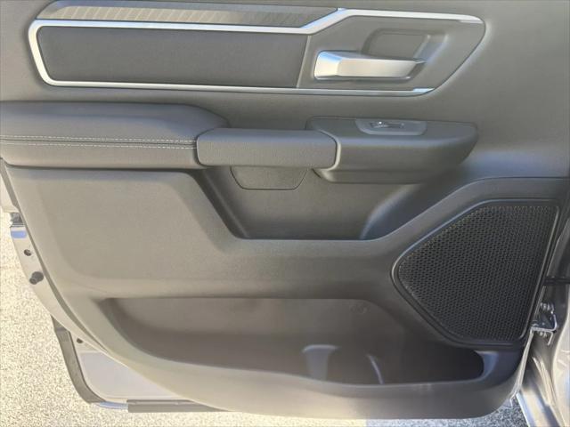 2026 Ram 1500 Lone Star Crew Cab 4x4 5'7" Box