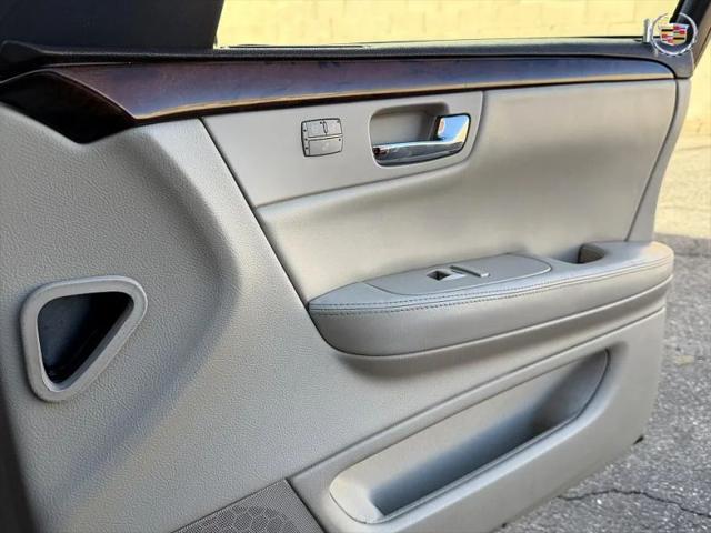 2011 Cadillac DTS Luxury Collection