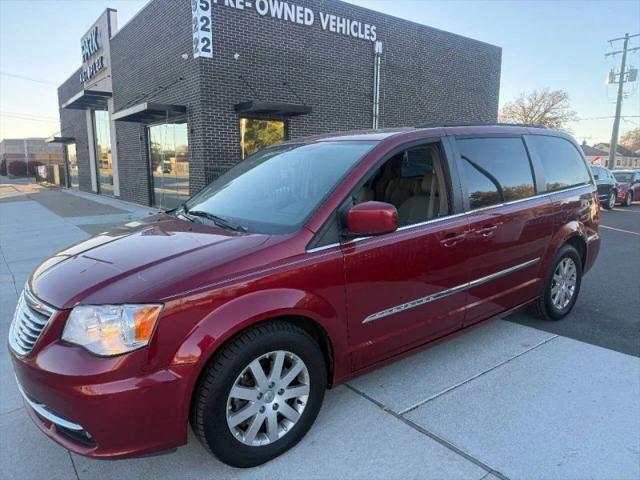 2016 Chrysler Town & Country Touring