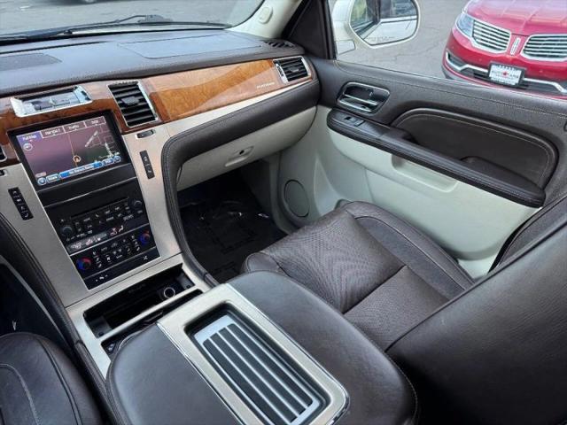 2013 Cadillac Escalade Platinum Edition