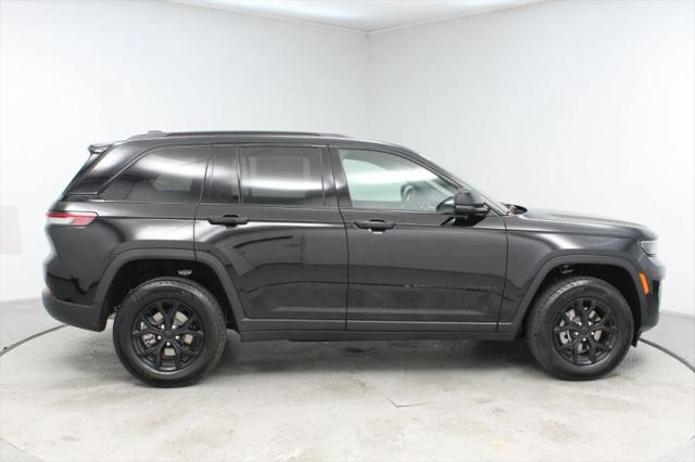 2025 Jeep Grand Cherokee Altitude X 4x2