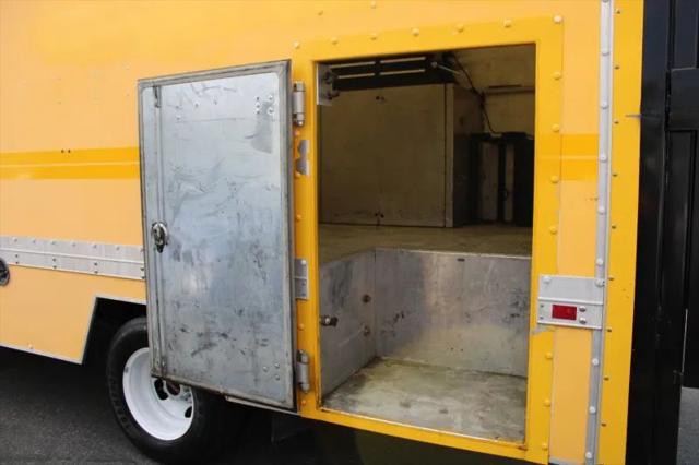 2015 GMC Savana Cutaway 3500