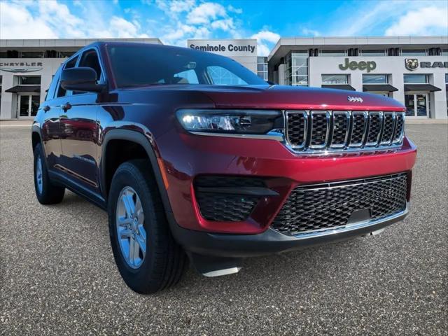 2025 Jeep Grand Cherokee Laredo 4x2