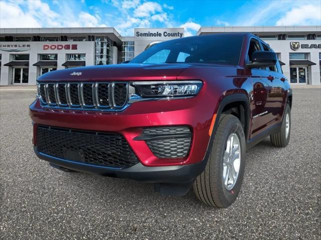 2025 Jeep Grand Cherokee Laredo 4x2