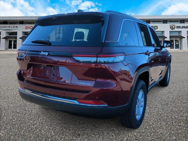 2025 Jeep Grand Cherokee Laredo 4x2