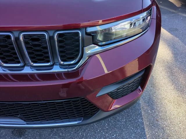 2025 Jeep Grand Cherokee Laredo 4x2