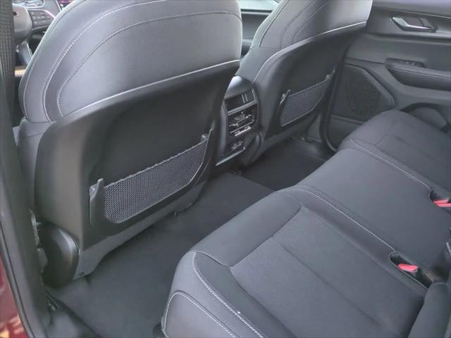 2025 Jeep Grand Cherokee Laredo 4x2