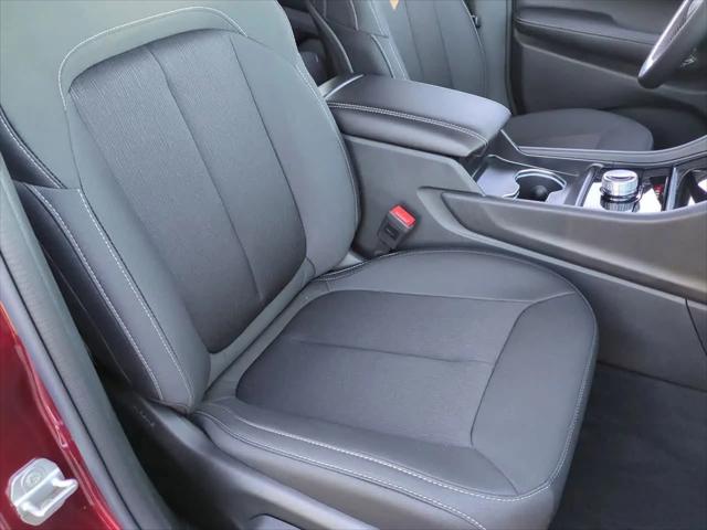 2025 Jeep Grand Cherokee Laredo 4x2