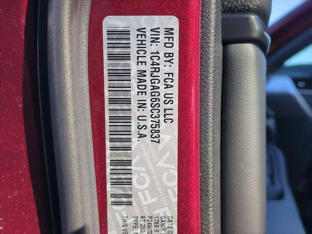 2025 Jeep Grand Cherokee Laredo 4x2