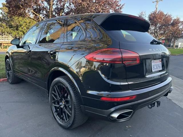 2017 Porsche Cayenne Platinum Edition