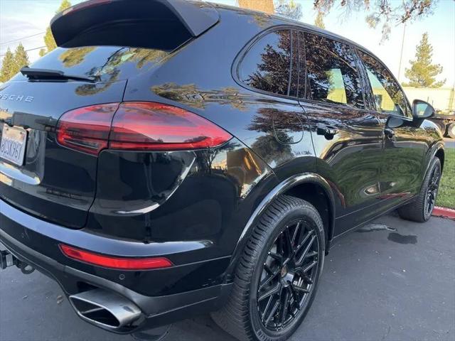 2017 Porsche Cayenne Platinum Edition