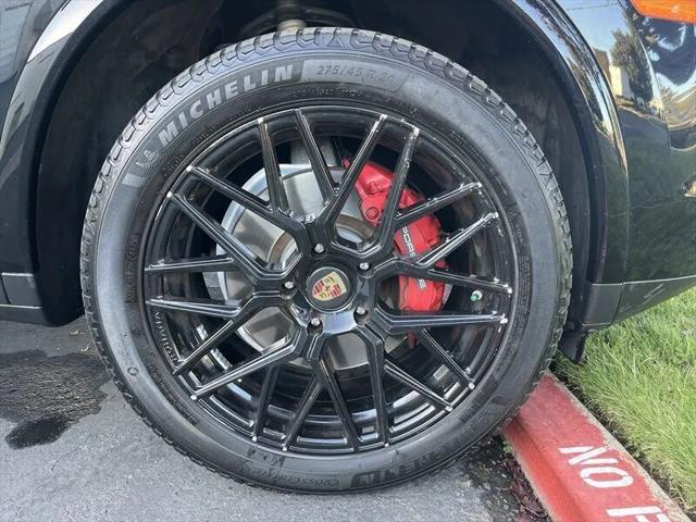 2017 Porsche Cayenne Platinum Edition