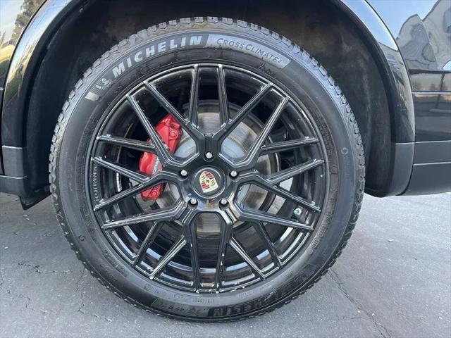 2017 Porsche Cayenne Platinum Edition