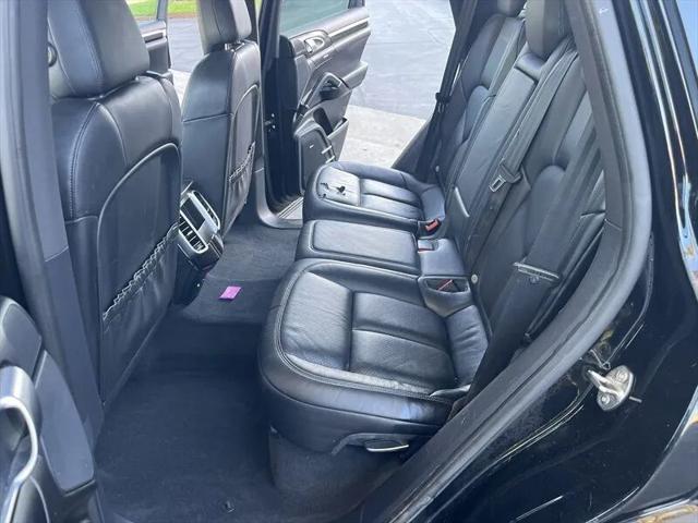 2017 Porsche Cayenne Platinum Edition