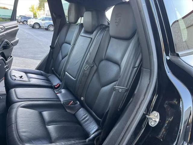 2017 Porsche Cayenne Platinum Edition