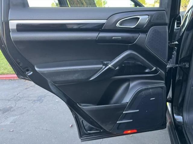 2017 Porsche Cayenne Platinum Edition