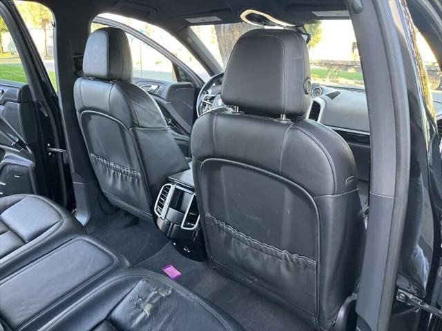 2017 Porsche Cayenne Platinum Edition