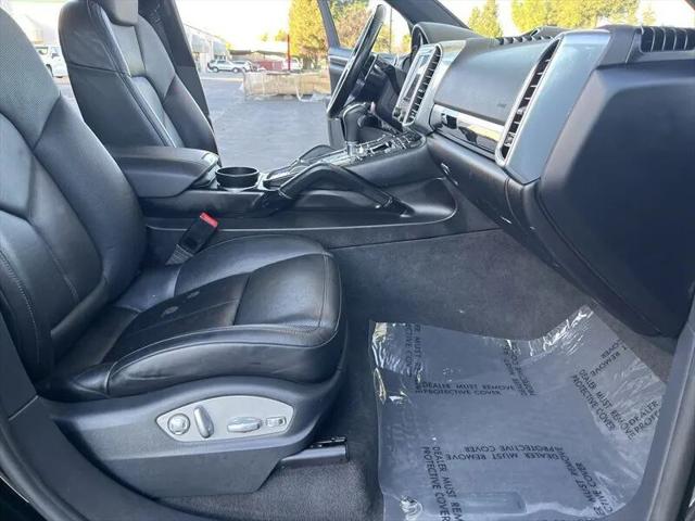 2017 Porsche Cayenne Platinum Edition