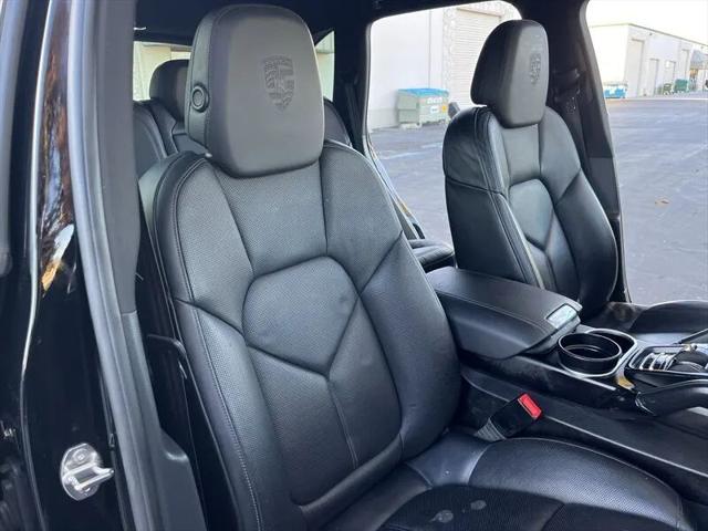 2017 Porsche Cayenne Platinum Edition