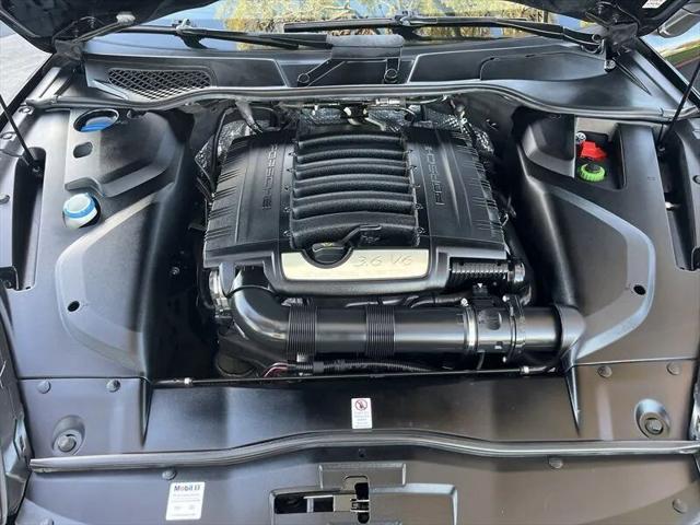 2017 Porsche Cayenne Platinum Edition