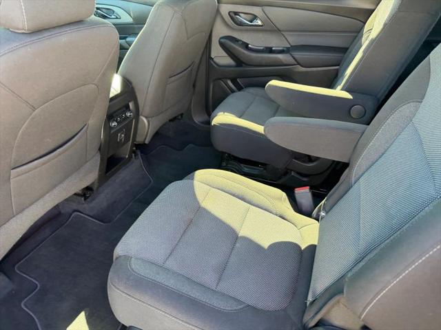 2023 Chevrolet Traverse FWD LT Cloth