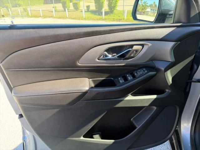 2023 Chevrolet Traverse FWD LT Cloth