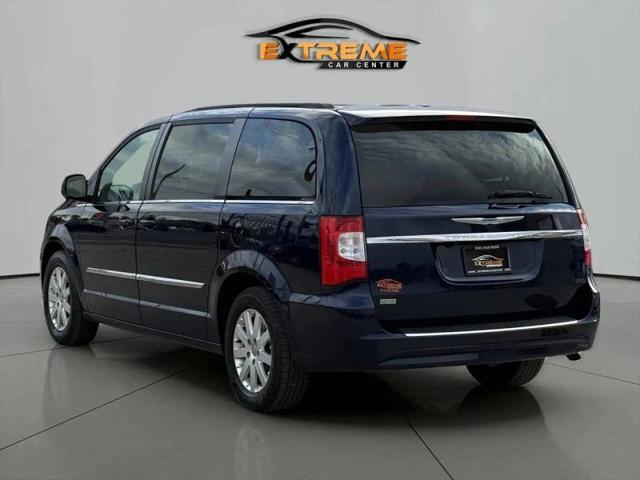 2016 Chrysler Town & Country Touring