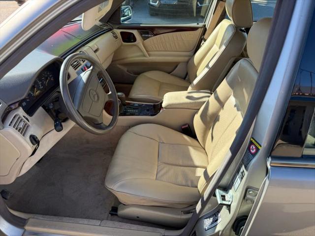 1996 Mercedes-Benz E 320 E 320