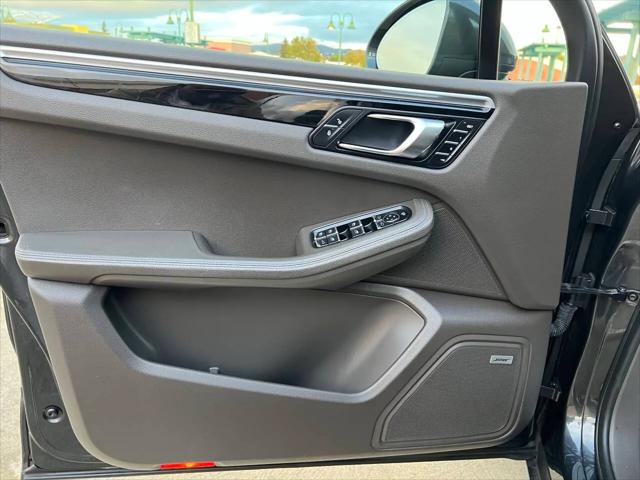 2018 Porsche Macan Standard