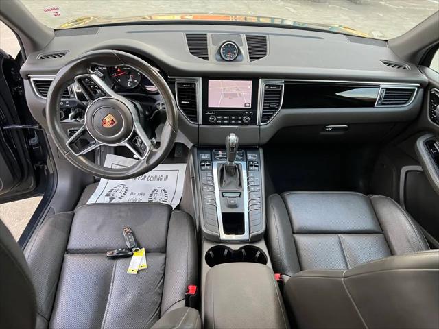 2018 Porsche Macan Standard