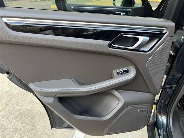 2018 Porsche Macan Standard