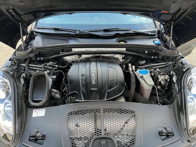 2018 Porsche Macan Standard