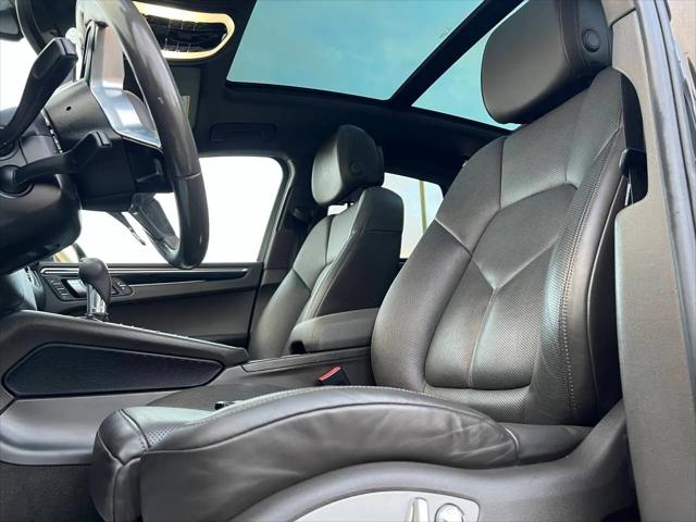 2018 Porsche Macan Standard