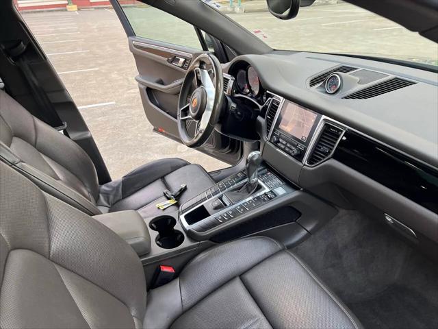2018 Porsche Macan Standard