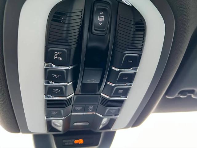2018 Porsche Macan Standard