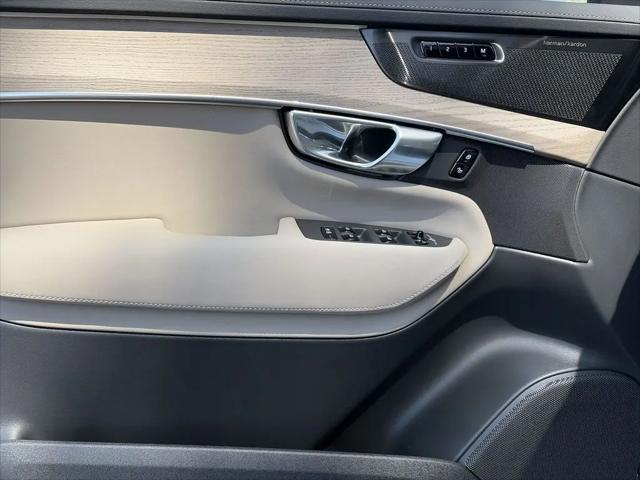 2026 Volvo XC90 Plus, B6 AWD Gas (mild hybrid), Gasoline, Bright, 7 Seats