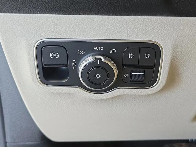 2025 Mercedes-Benz GLB GLB 250