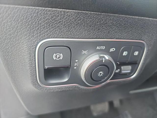 2025 Mercedes-Benz GLB GLB 250