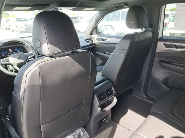 2026 Volkswagen Atlas Cross Sport SE with Technology
