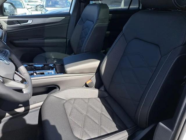 2026 Volkswagen Atlas Cross Sport SE with Technology