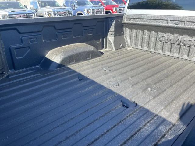 2026 GMC Sierra 2500HD Crew Cab, Standard Bed, SLT, 4WD