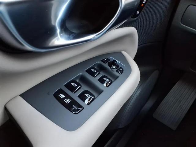 2026 Volvo XC90 Plus, B6 AWD Gas (mild hybrid), Gasoline, Bright, 7 Seats